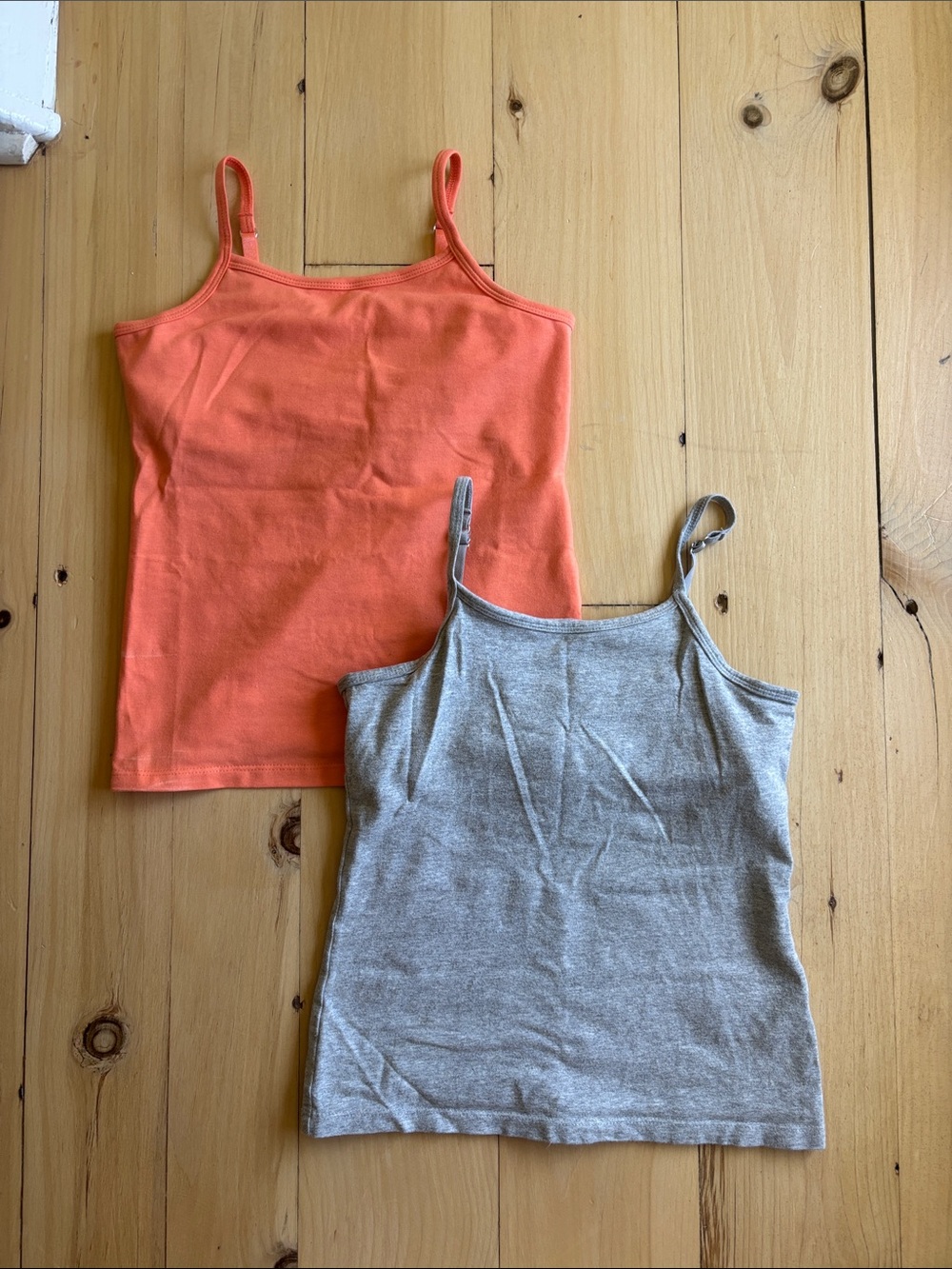 Amazon Essentials Girls' Spaghetti Strap Tank Tops w built in bra, size 8